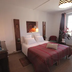 hotel-a-la-tasse-a-moustache.hotels-rhonealpes.com/